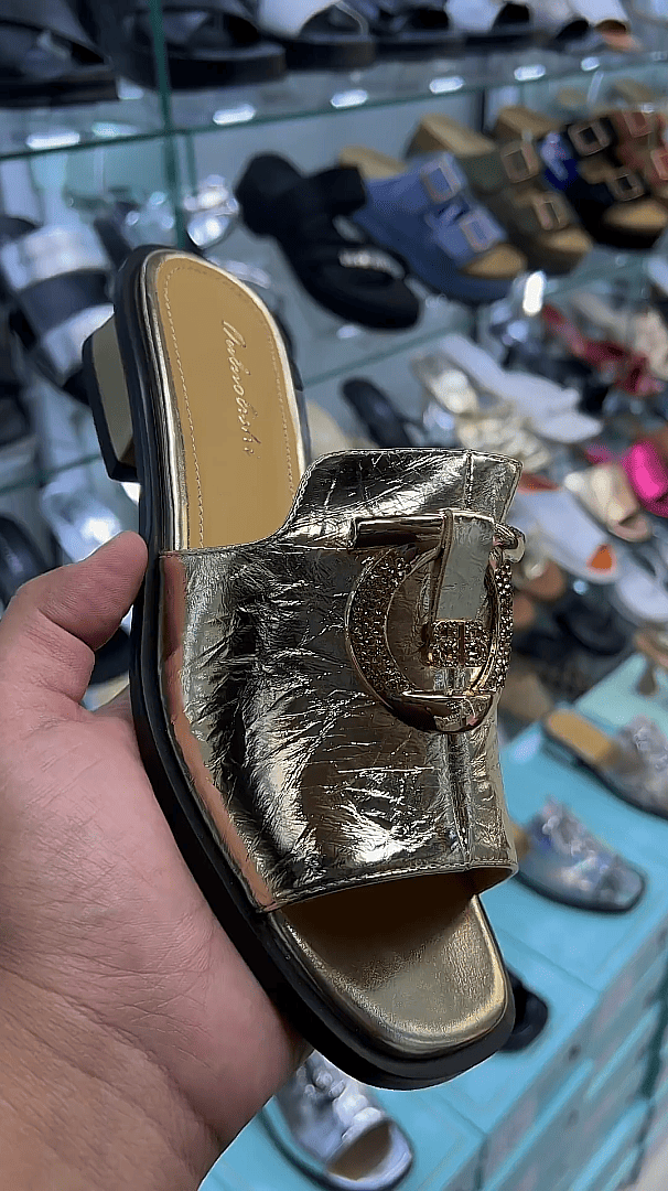 Stylish shiny patent leather block heel slides