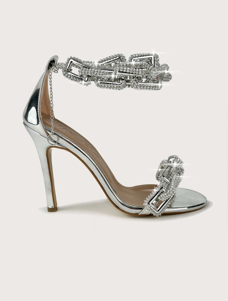 Triangle chain flat sandals