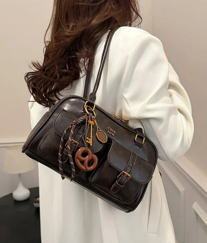 Luxury Vintage Shoulder Bag - with Accessories
