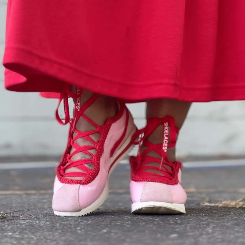 Round Head Running Tape Tether Sneaker