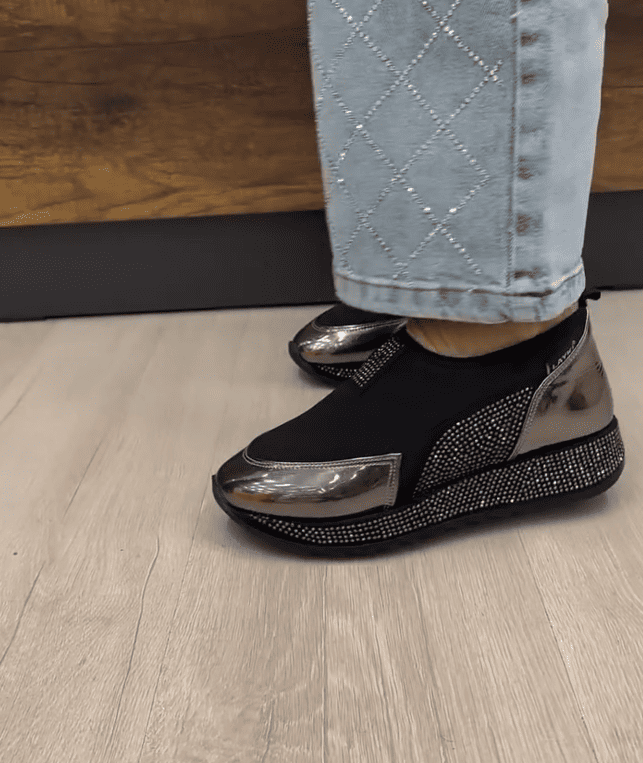 Women's rhinestone patent leather slip-on casual shoes