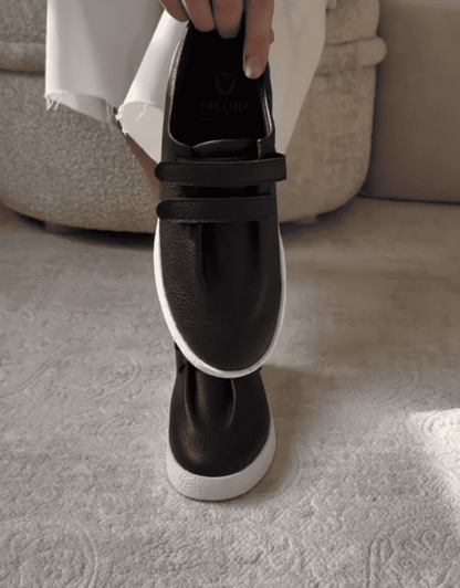 Distinctive Leather Casual Shoes