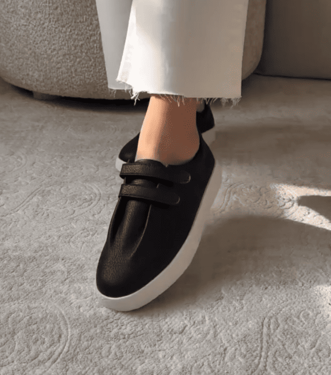 Distinctive Leather Casual Shoes