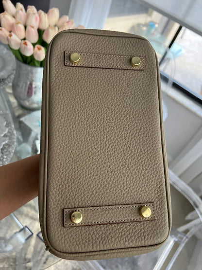 Litchi-grain leather lock bag