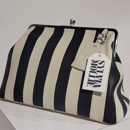 Embossed Premium Leather Kisslock Bag