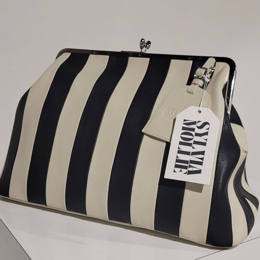 Embossed Premium Leather Kisslock Bag