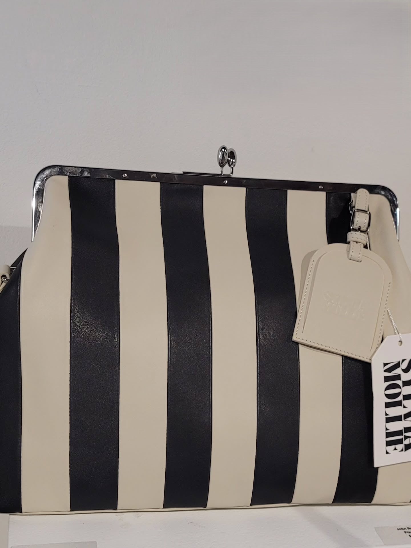 Embossed Premium Leather Kisslock Bag