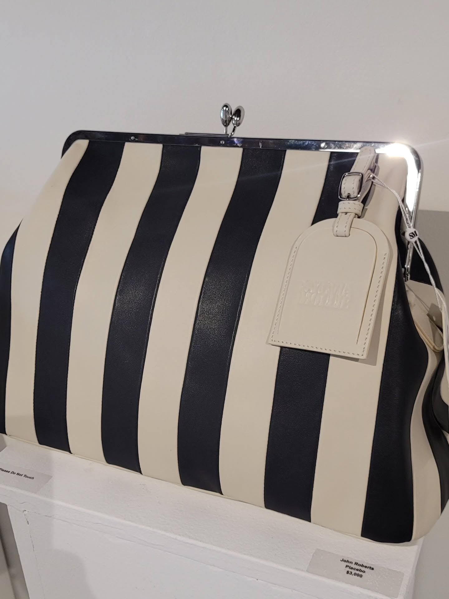 Embossed Premium Leather Kisslock Bag